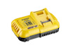 Gul batteriladdare med DeWalt-logotyp och indikatorlampor på ovansidan.