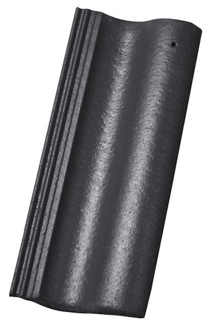 Svart, texturerad takpanna med böljande form och en ränna på sidan.