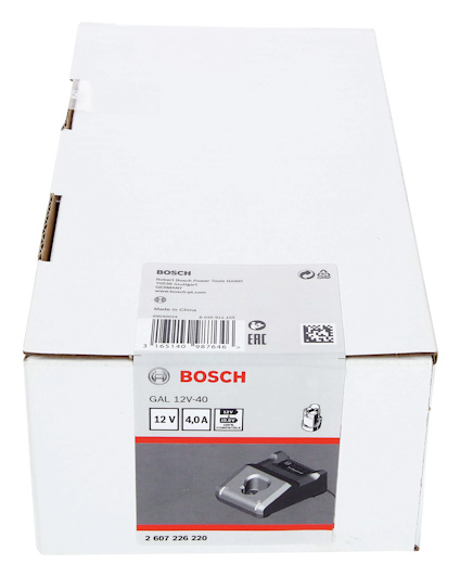 Vit förpackning med Bosch-logotyp, text "GAL 12V-40", specifikationer: 12V, 4.0A och artikelnummer 2 607 226 220.