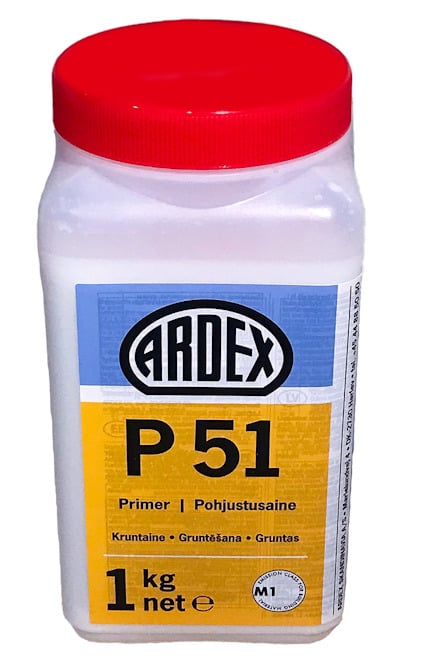 Vit plastbehållare med rött lock och en etikett märkt "ARDEX P51 Primer 1 kg".
