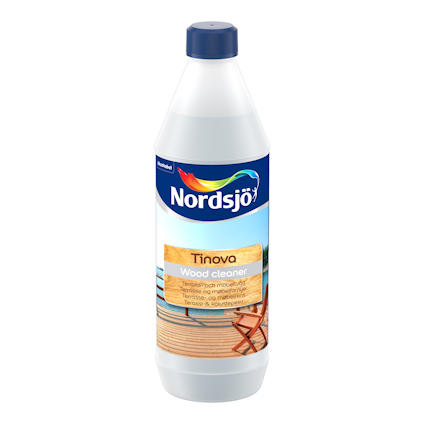 Flaska Nordsjö Tinova Wood Cleaner med blått lock. Text: "Trä och möbeltvätt".