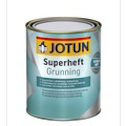 Burk med Jotun Superhäft grundfärg, etikett med gul bakgrund och svart text, färgburkens yta är delvis reflekterande.