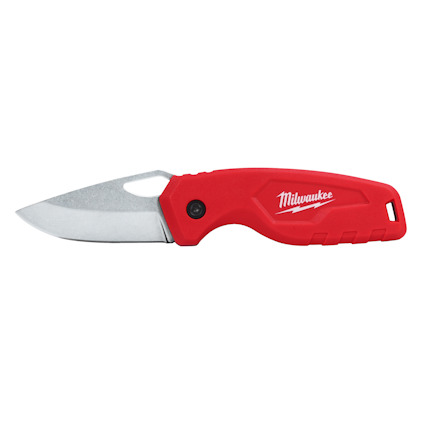 Fällkniv med fast blad och röd handtag. Märkt med "Milwaukee" i vitt.