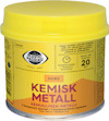 En gul och blå förpackning märkt "Plastic Padding Kemisk Metall", med text på flera språk och tidsangivelsen 20 min.