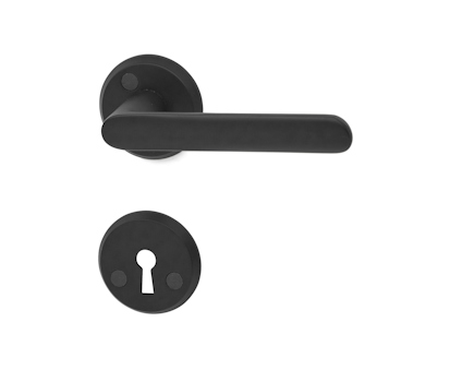 Svart dörrhandtag i modern design med rund rosett och tillhörande nyckelskylt i svart.