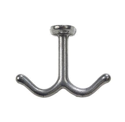 Tvåarmad metallkrok med en enkel, robust design.
