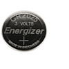 Silverfärgat rund batteri med texten "CR2025 3 VOLTS Energizer MADE IN INDONESIA".