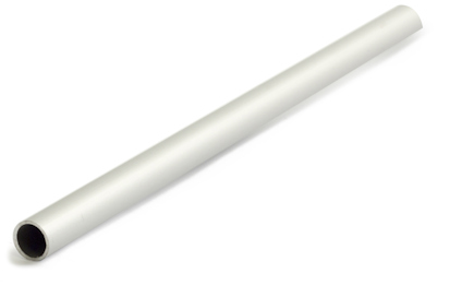 Aluminiumpipa mot vit bakgrund.