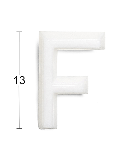 Vit bokstav "F" med höjdmarkering 13 till vänster.