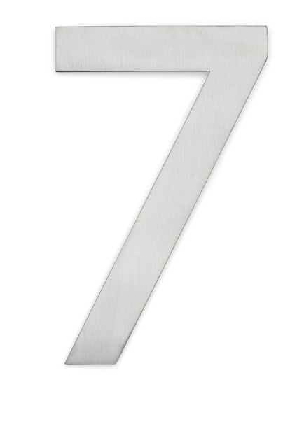 Siffra "7" i borstat metall med en slät yta mot en vit bakgrund.