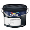 Hink med Nordsjö Professional Grund+ färg, svart lock, vit text och logotyp med färgband på blå etikett.