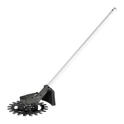 Trimmersax med långt vitt skaft och roterande sågblad i metall.
