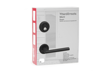 Förpackning med ytterdörrssats i svart. Innehåller handtag och låsdetaljer. Text: "Ytterdörrssats Miami Svart".