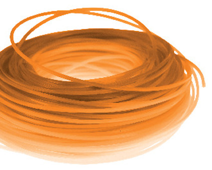 Orange trimmertråd ihoprullad i en cirkulär form.