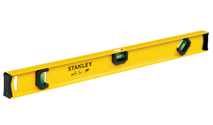Gult vattenpass med tre libeller, svarta ändskydd och märkningen "STANLEY".