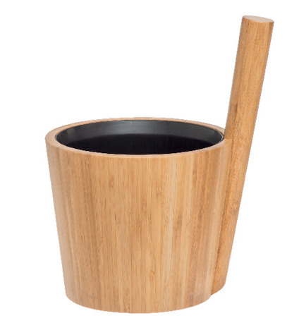 Bambu bastuhink med handtag och svart insida.