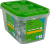 Transparent plastförpackning med grönt lock innehållande 100 träskruvar, 5,0 x 60 mm, märke ESVE.