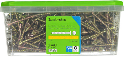 Plastlåda med 600 gyllene spånskiveskruvar, 4,2x51 mm. Grönt lock och etikett med produktinformation, märkt ESVE.