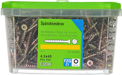 Plastlåda med spånskiveskruv, Essve. Innehållsdetaljer och etikett med dimension 4,2x45, 700 st.