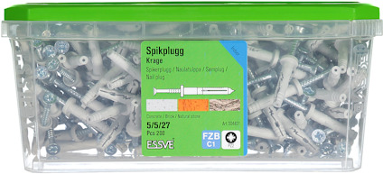 Plastlåda med vita spikpluggar och grönt lock. Text på etiketten: Essve, Spikplugg, Krage, 5/5x27, 200 st.