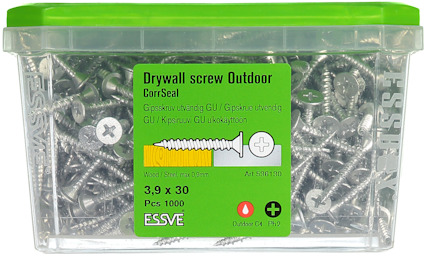 Skruvar i en transparent plastbehållare med grönt lock, etikett med text för utomhusanvändning.