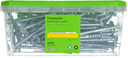 Genomskinlig plastbehållare med 100 träramar och karmtrallskruvar, storlek 6x90 mm, märkt Essve.