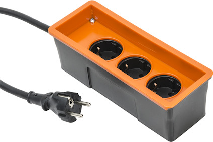 Orange och svart 3-vägs grenuttag med jordade uttag och ansluten kabel.