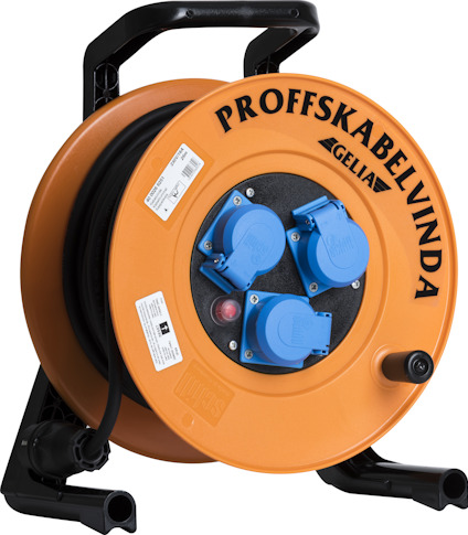 Orange kabelvinda med tre blå eluttag och texten "PROFFSKABELVINDA" och "GELIA" på framsidan.