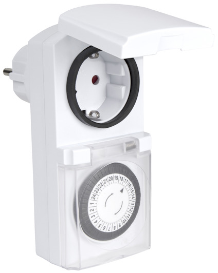 Vit mekanisk timer med jordad kontakt och lock. Tidsinställningsratt med siffror synlig framtill.