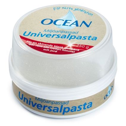 Rund burk med genomskinligt lock och beige etikett, texten "OCEAN Miljöanpassad Universalpasta" synlig.