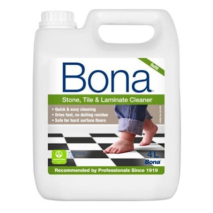 Plastdunk med Bona sten, klinker och laminatrengöringsmedel. Text: "Quick & easy cleaning, Dries fast, no dulling residue, Safe for hard surface