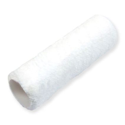 Vit målarroller med luddig yta och en öppen cylinderform.