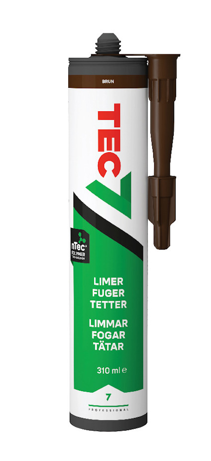 Brun tub med FOGMASSA TEC7, text "LIMMAR FOGAR TÄTAR 310 ml e" och grön detalj.