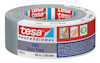 Rulle med grå tejp, etikett märkt "tesa PROFESSIONAL PRO Duct Tape", andra detaljer inkluderar logotyper och text.