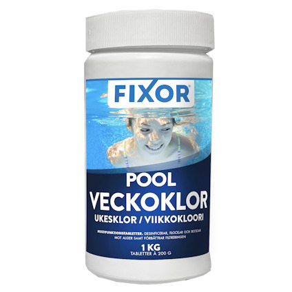 Vit burk med etiketttext: "Fixor Pool Veckoklor" och bild av leende person i en pool.