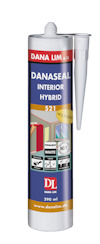 Vit cylinderformad förpackning av fogmassa med röd och gul etikett och texten "DANASEAL INTERIOR HYBRID 521".