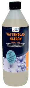 Plastflaska med svart kork och etikett "VATTENGLAS NATRON". Etiketten har vit och blå text samt grafiska bubblor.