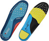 Två färgglada innersulor i olika mönster och färger, med text och perforeringar för andningsförmåga.