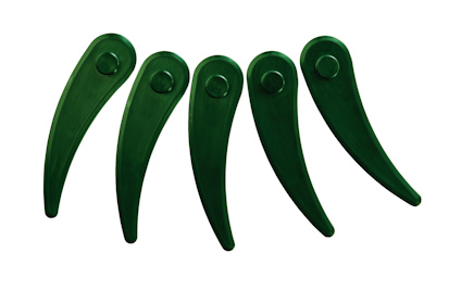 Fem gröna plastknivar med böjda blad och runda baser, placerade i rad mot en vit bakgrund.
