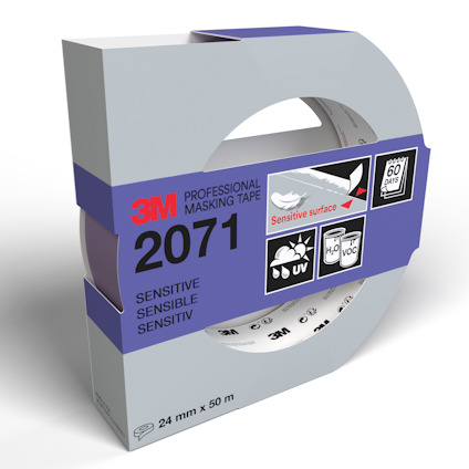 Förpackning med 3M maskeringstejp 2071 för känsliga ytor, UV-resistent och håller upp till 60 dagar.