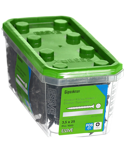 Plastförpackning med gipsskruvar från Essve, grönt lock, etikett med text "Gipsskruv 3,5 x 25 mm, Pz2, Art 521126".