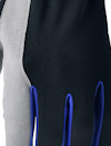 Skyddshandske med svart och grå textil samt blå detaljer på fingrarna.