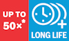 Röd och blå etikett med texten "UP TO 50x* LONG LIFE" och symboler för en klocka och en cirkel med plustecken.