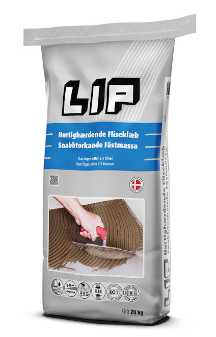 Förpackning med LIP snabbhärdande fästmassa, 20 kg. Visar hand som applicerar fästmassa.