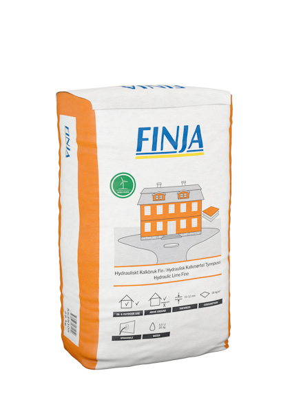 Vit säck med orange detaljer, märkt "FINJA". Illustration av ett hus i mitten. Text nedtill: "Hydrauliskt Kalkbruk Fin".