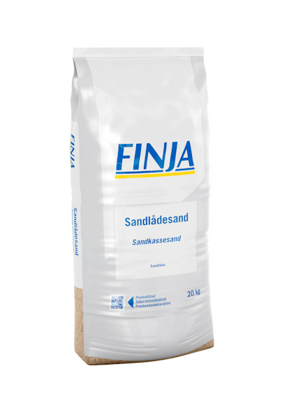 Vit påse märkt "FINJA" med texten "Sandlådesand" och "Sandkassensand", innehållande sand.